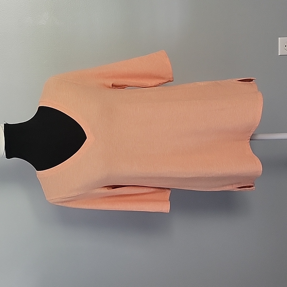 Soft Surroundings Peach V-neck 3/4 sleeve womens shirt - Size small